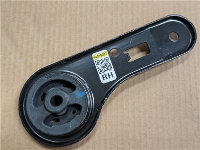 OEM 2020-2021 General Motors Right Passenger Side Engine Torque Rod 84939092