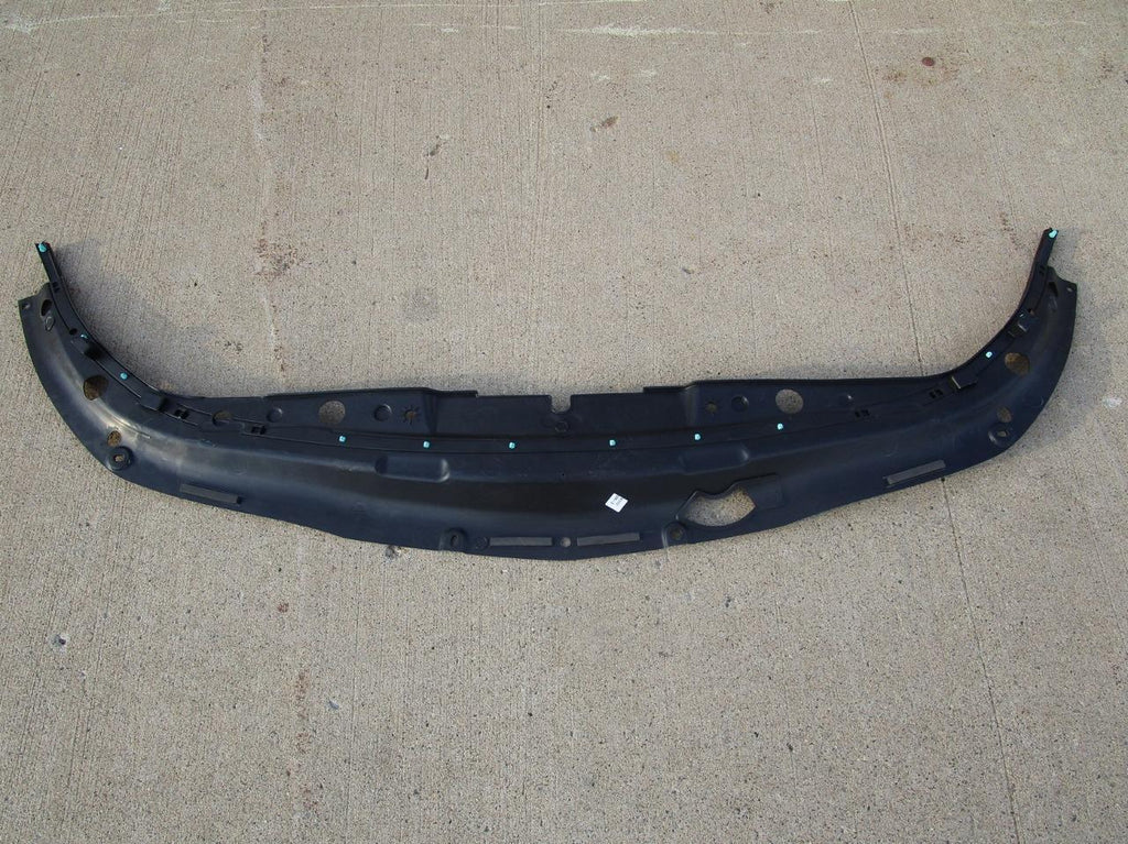 OEM 2017-2018 Buick Lacrosse Radiator Sight Shield Splash Cover Panel 26228608