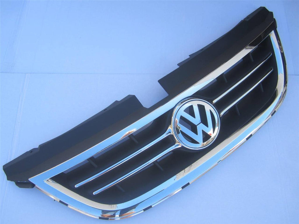 OEM 2009-2012 Volkswagen VW Routan Chrome Front Grille Grill Assembly W/ Emblem